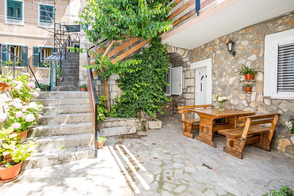 Apartments Sara Đảo Hvar Ngoại thất bức ảnh