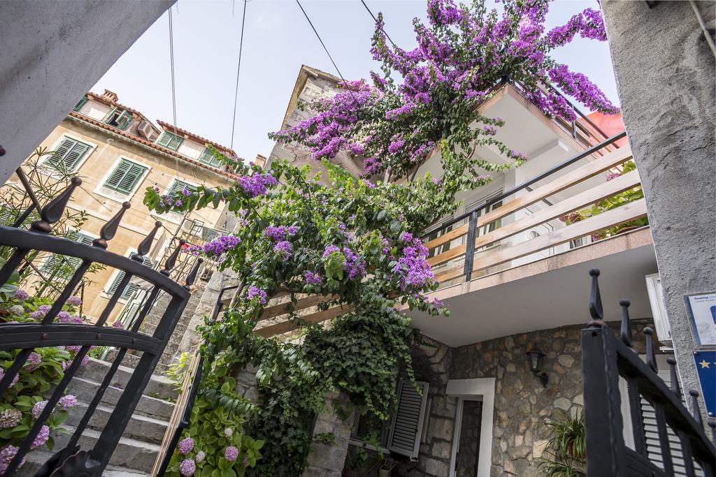 Apartments Sara Đảo Hvar Ngoại thất bức ảnh