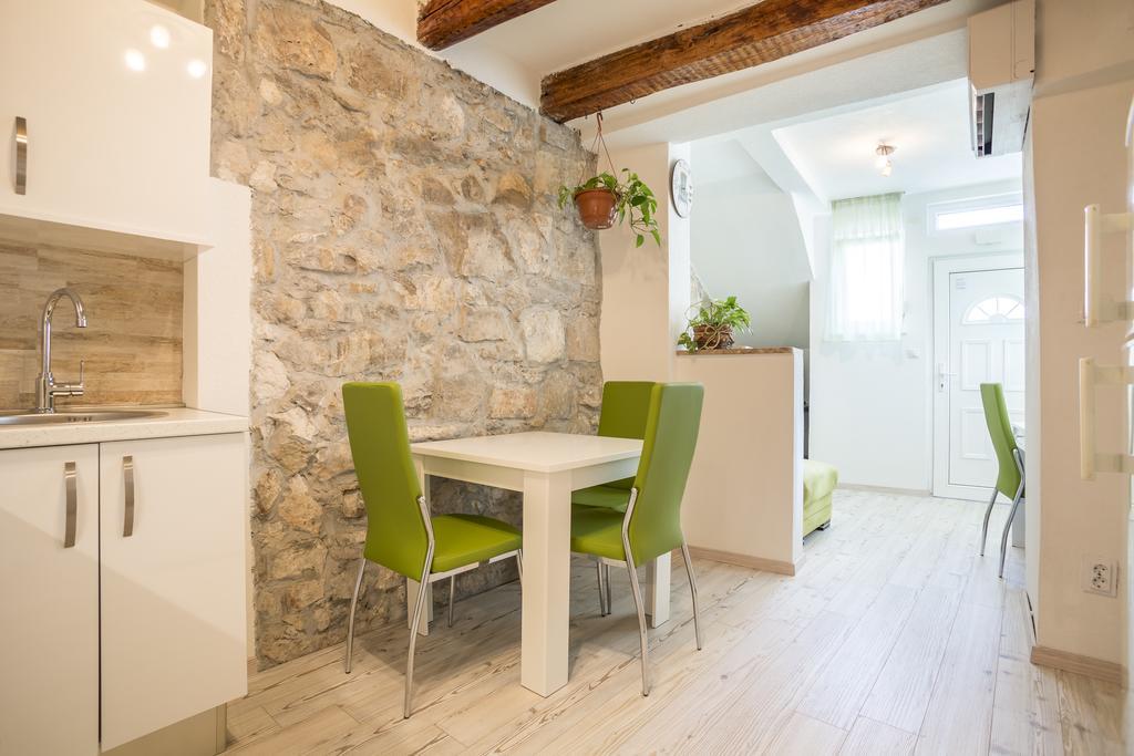 Apartments Sara Đảo Hvar Ngoại thất bức ảnh