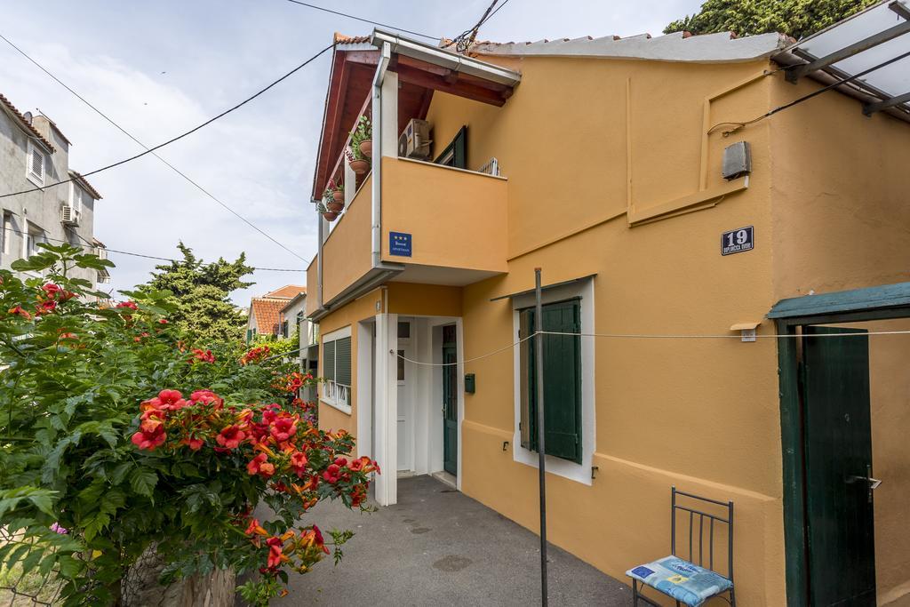 Apartments Sara Đảo Hvar Ngoại thất bức ảnh
