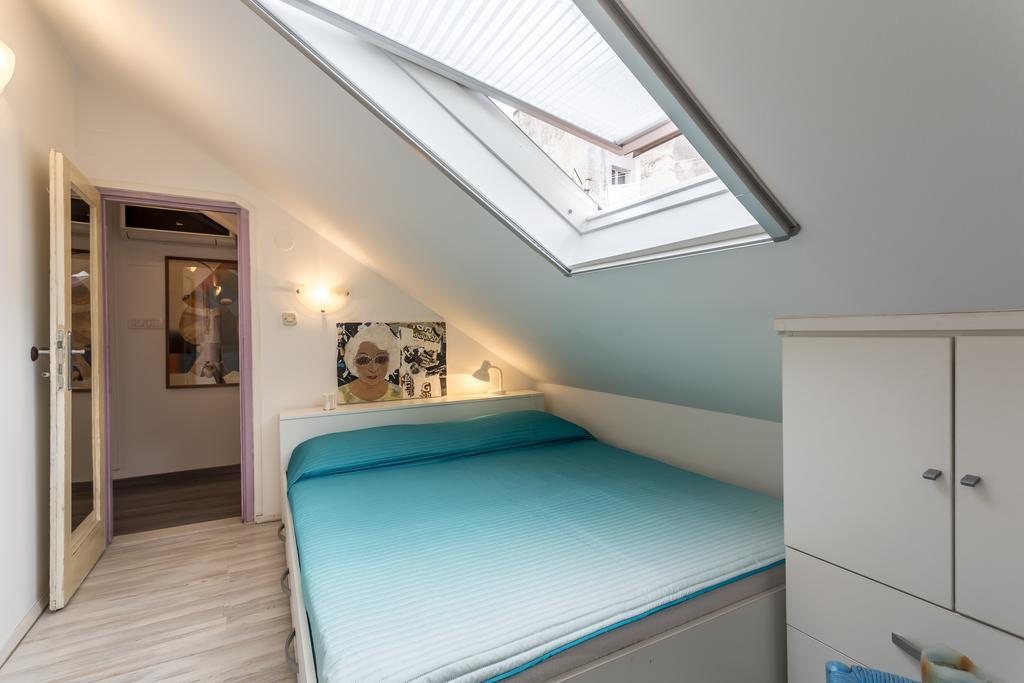 Apartments Sara Đảo Hvar Ngoại thất bức ảnh